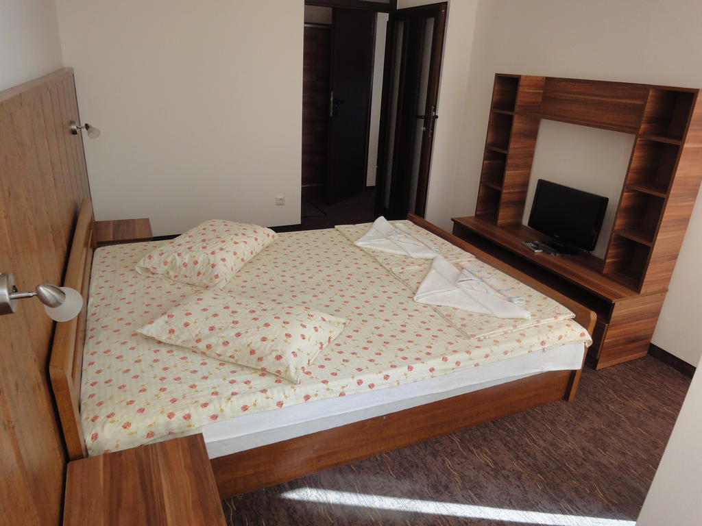 St. George Apartments 네세부르 객실 사진